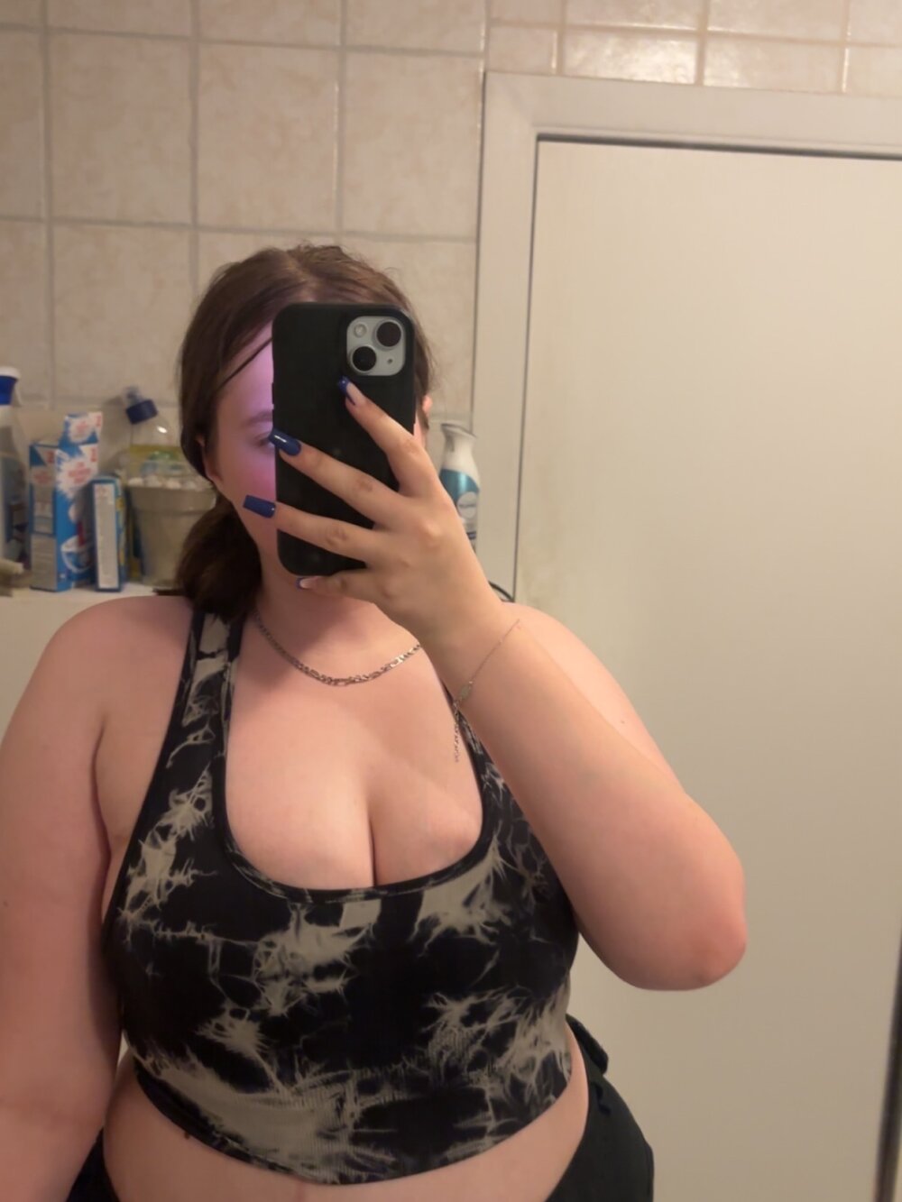 YoungNele18 Chatroom