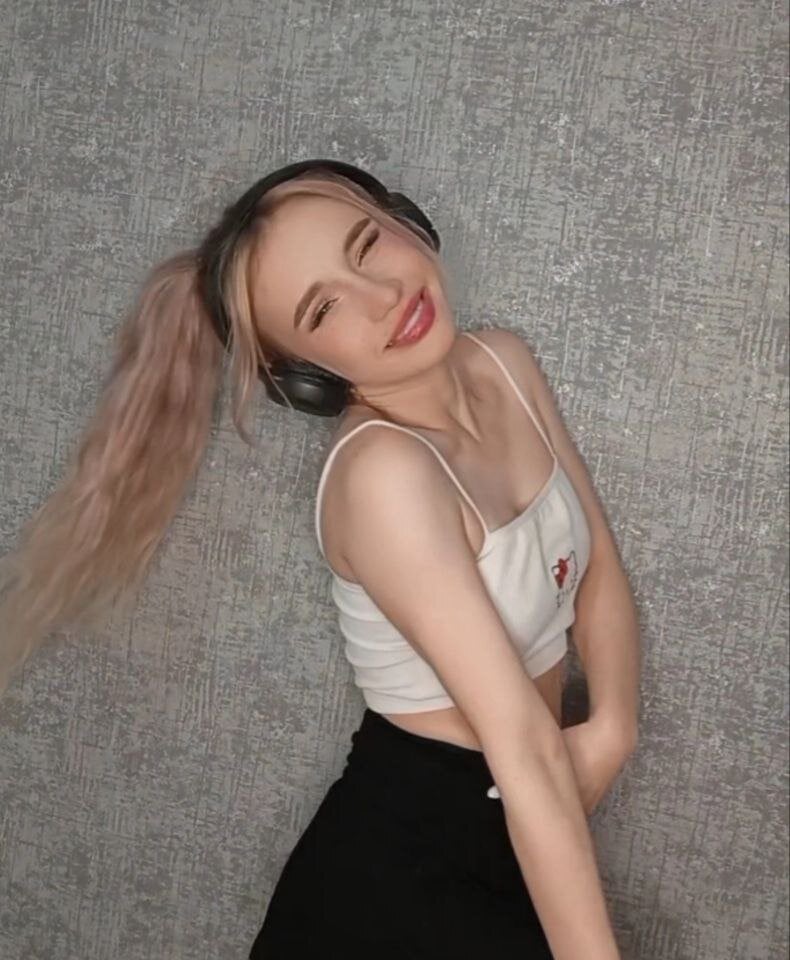 YourLovely_Mia Chatroom