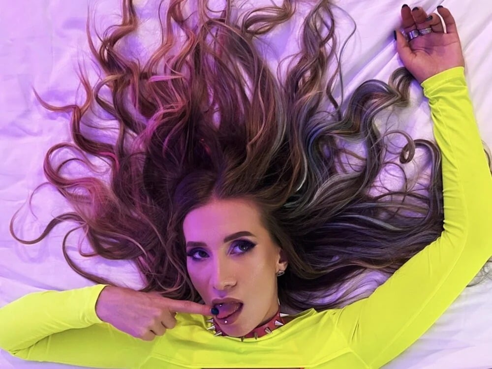 Your_Future_Ex_GF Chatroom