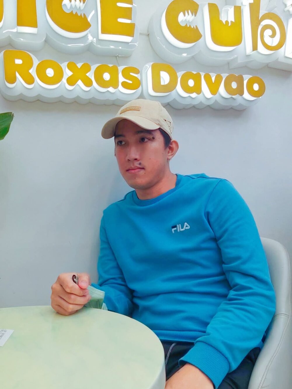 Youremma_laura Chatroom