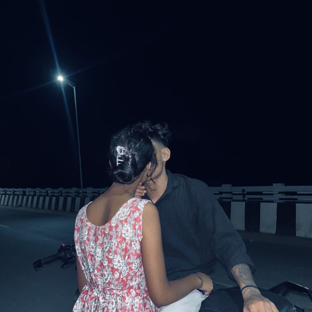 Yours_Madhubalaaa Chatroom