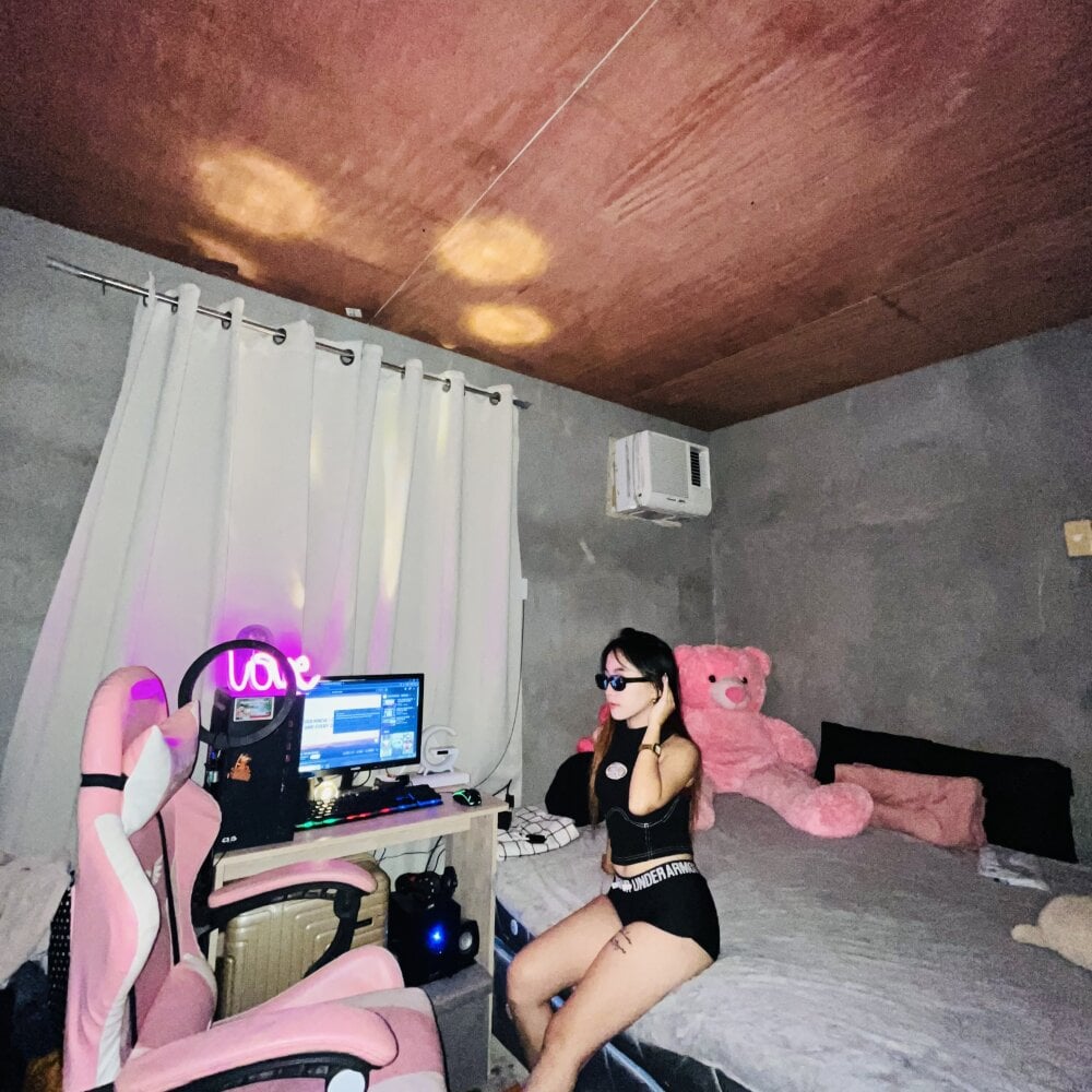 Yummiiieee28 Chatroom