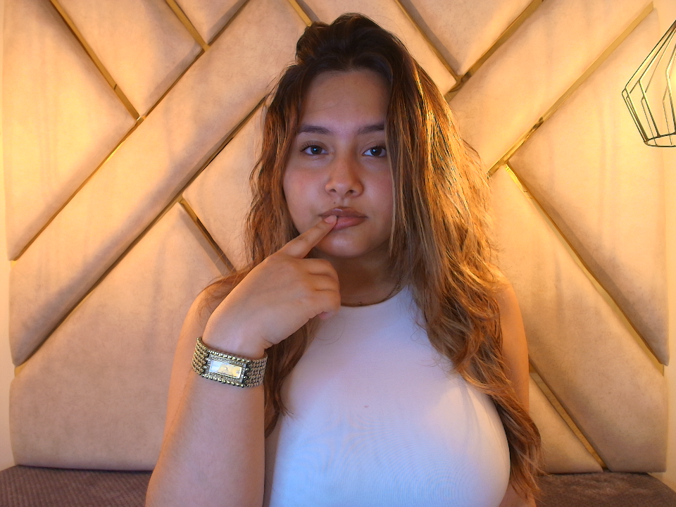 Zafiro_claire Chatroom