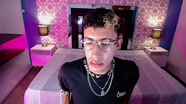 Zaid_Branson Chatroom