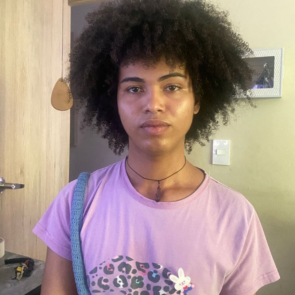 Zaira_sofiaa Chatroom