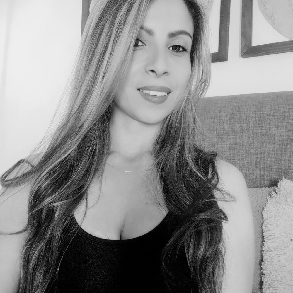 Zaira_sweet Chatroom