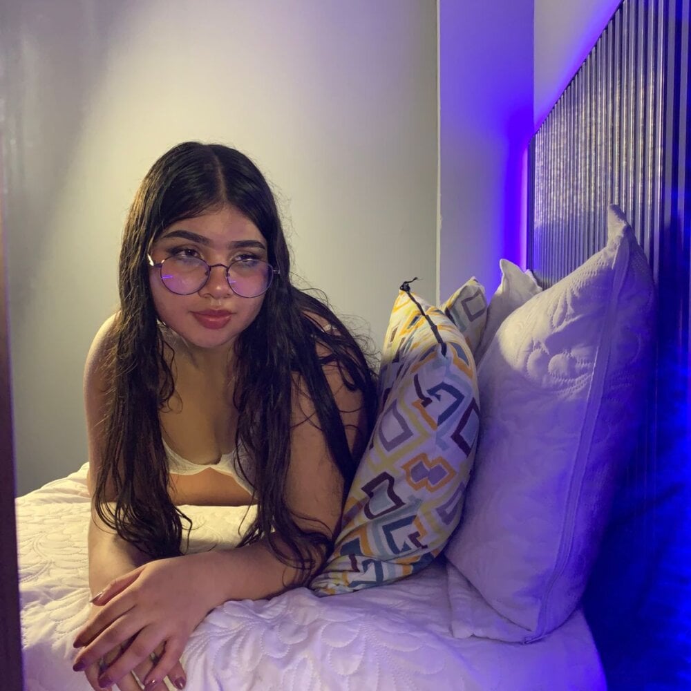 Zara_Snow Chatroom