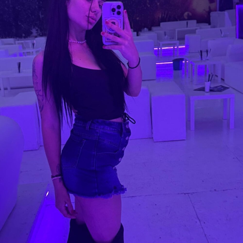Zayla_Skye Chatroom