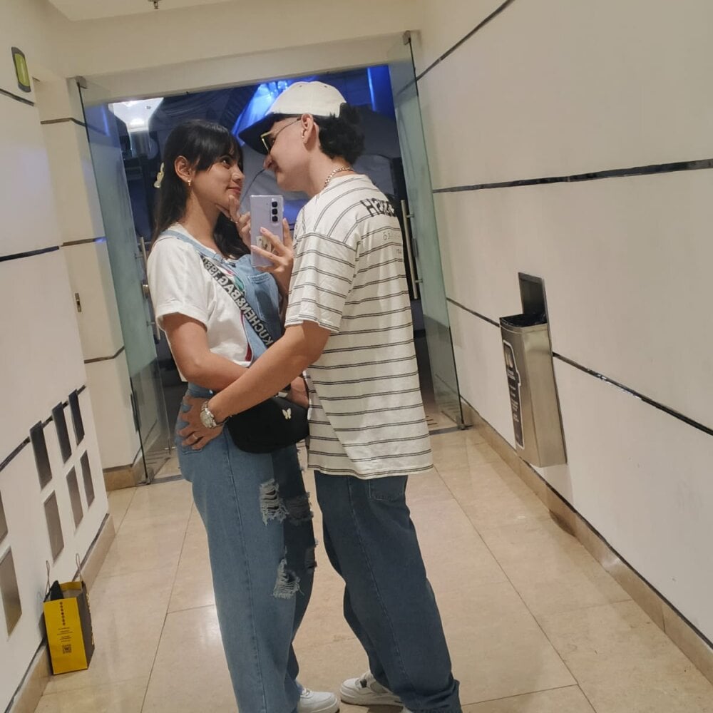 Zoe_And_Dylan_ Chatroom