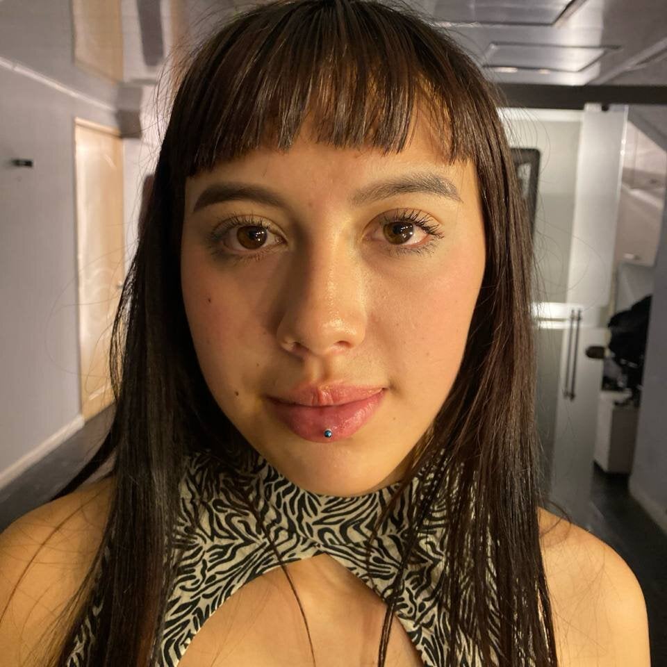 ZoeyLennox_ Chatroom