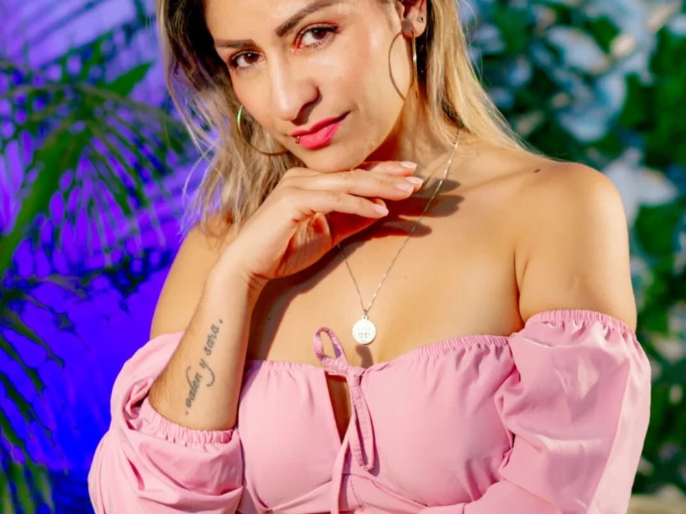 Zulay_Clit Chatroom