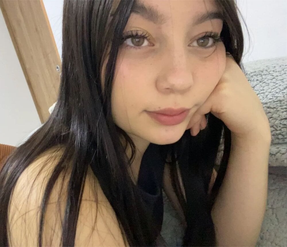 Zyara_ Chatroom