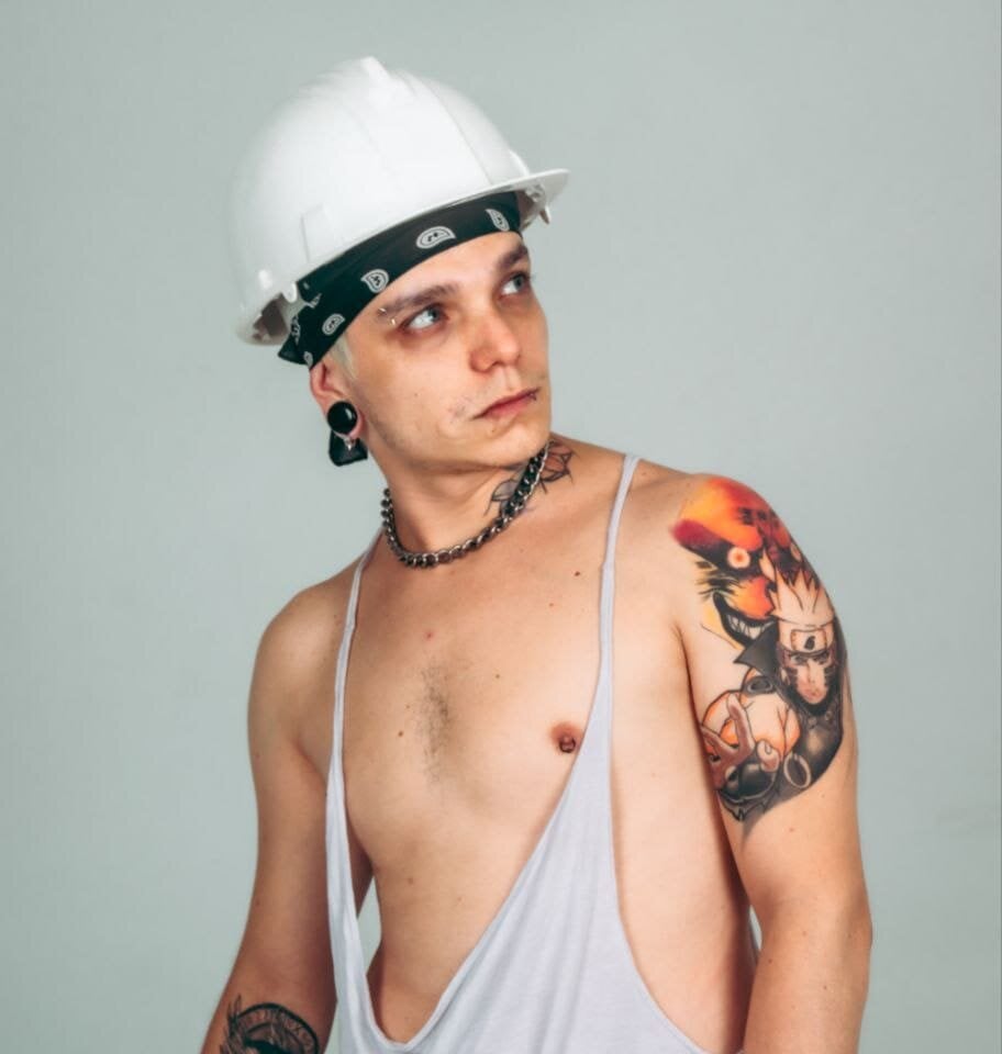 _AlecLawrence Chatroom