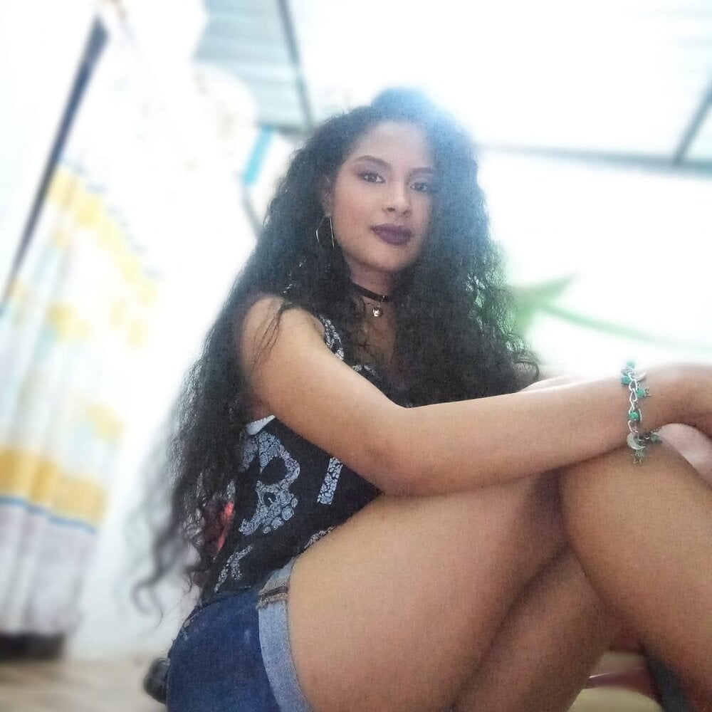 _Canella_ Chatroom