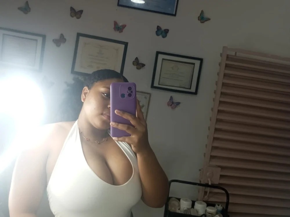 _Curvyqueen Chatroom