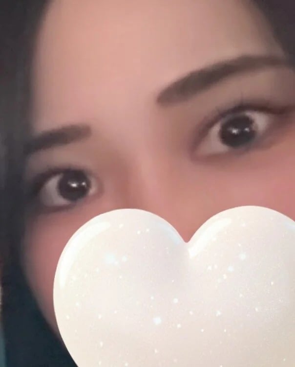 _Hitomi_ Chatroom