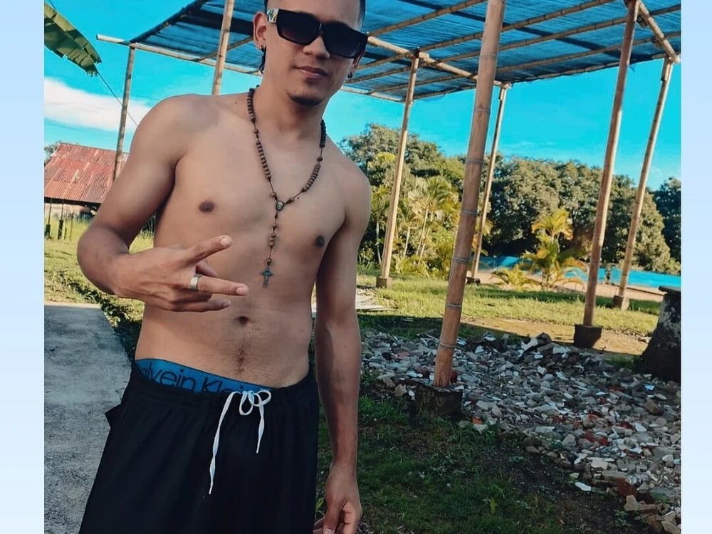 _Paisaa_HardHot Chatroom