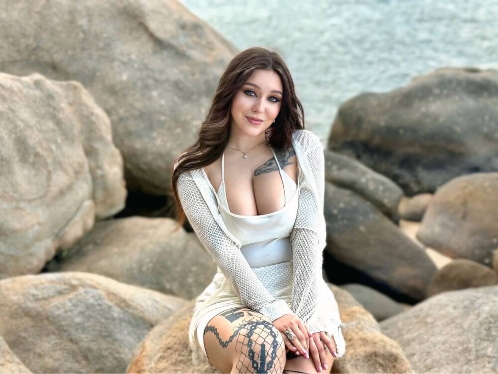 _Tessa_May_ Chatroom