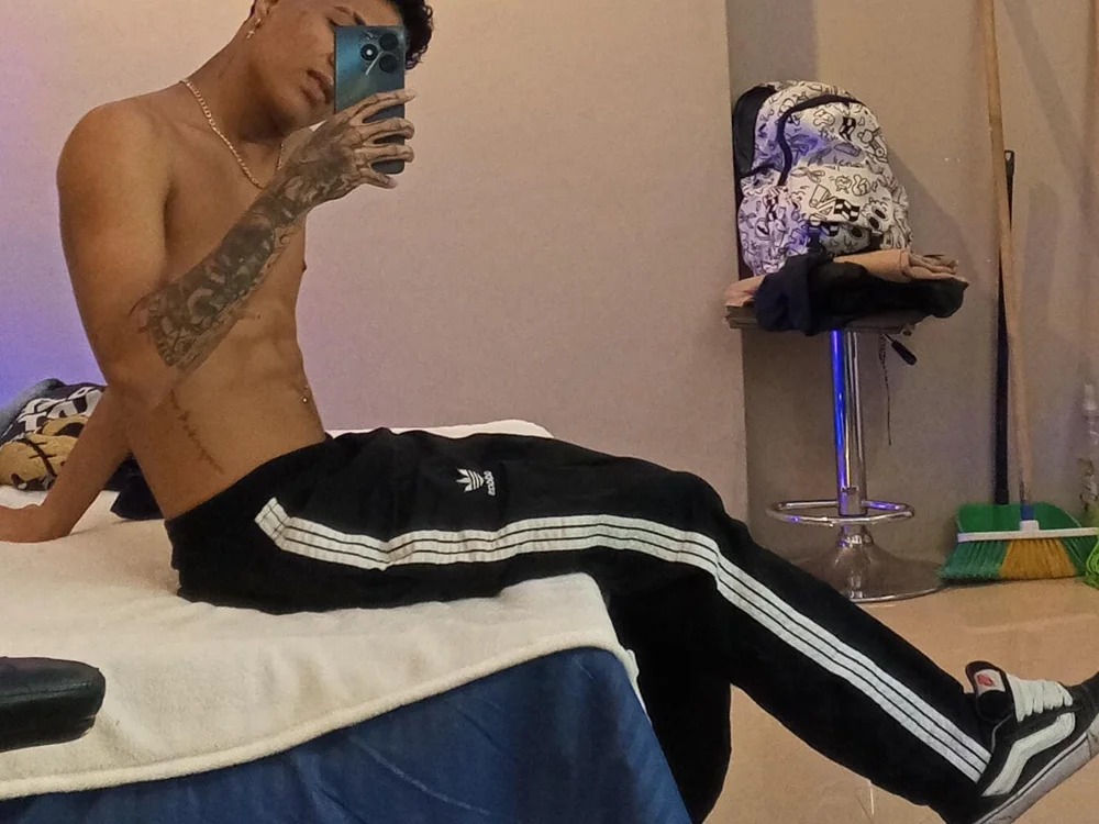 _Thiago12 Chatroom