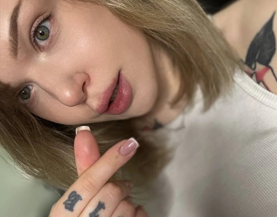 _elliiss_ Chatroom