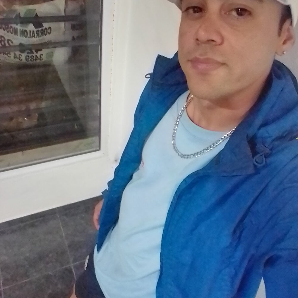 _juani1173_@xh Chatroom