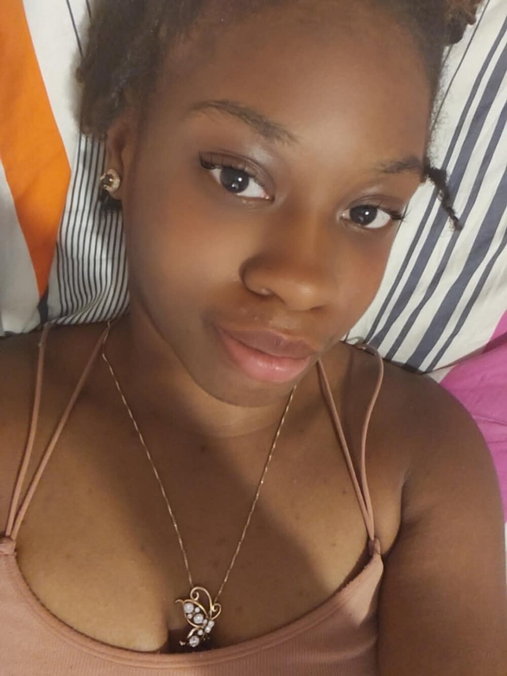 _she_was_a_fairy Chatroom