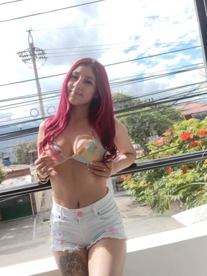 adahraa_younng Chatroom