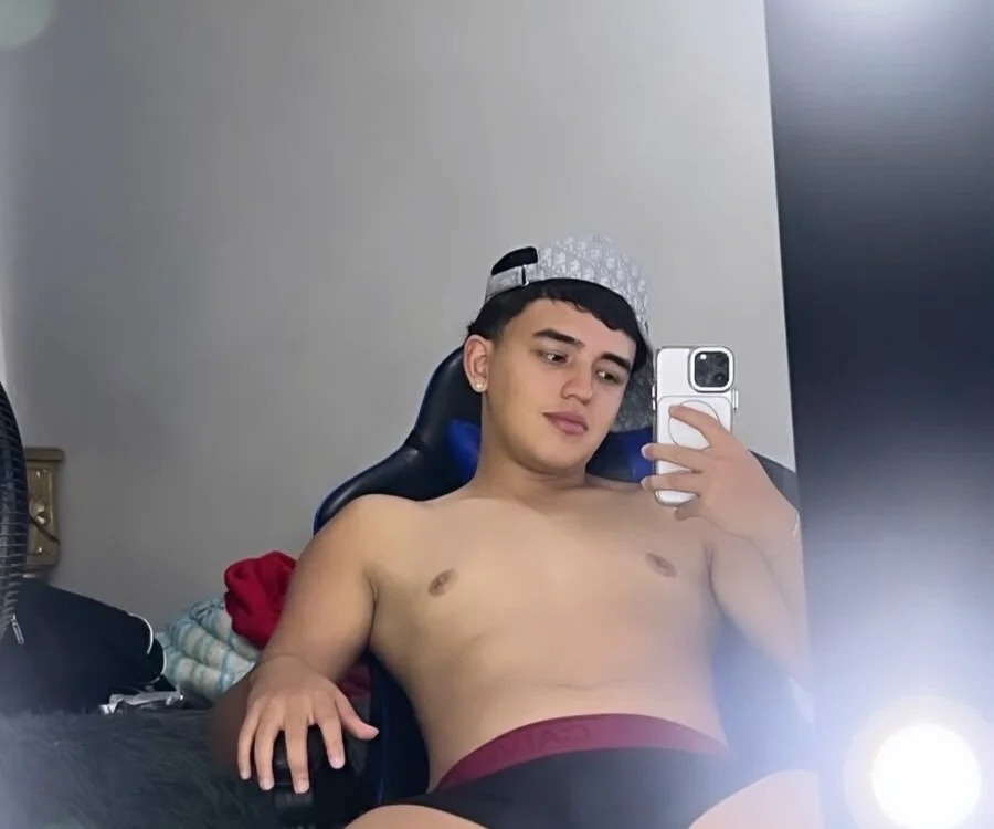 adam_cox1 Chatroom