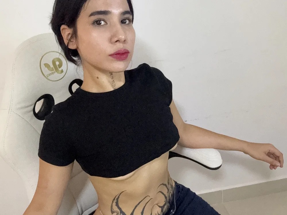 adara_gray Chatroom