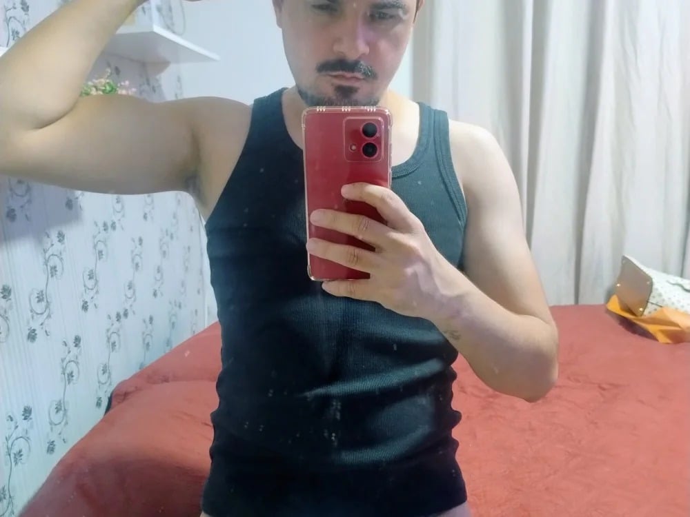 adejunioor Chatroom