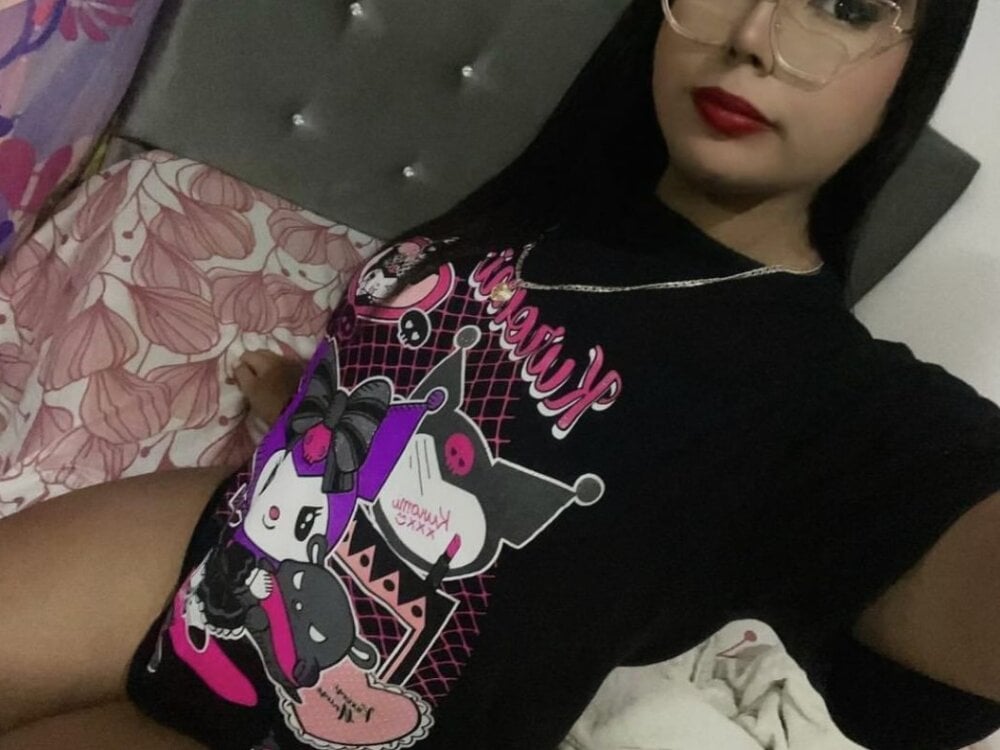 adhara_hotter Chatroom