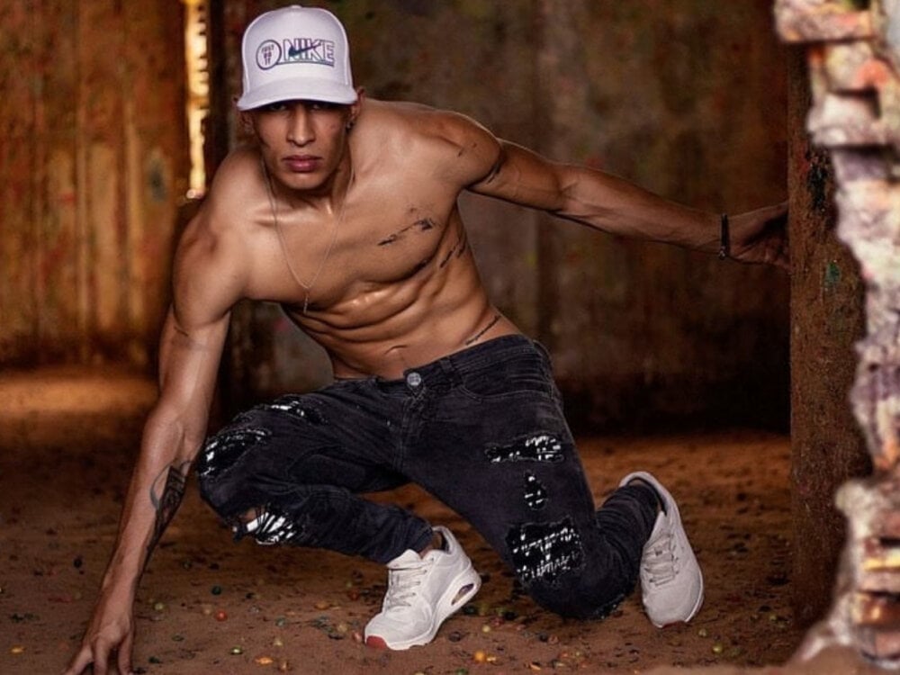 adrian_ray Chatroom
