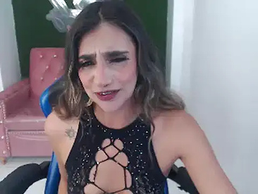 agatha-brooks-t
