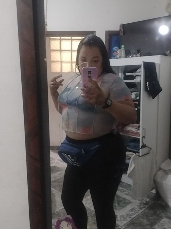 alicebigtits69 Chatroom