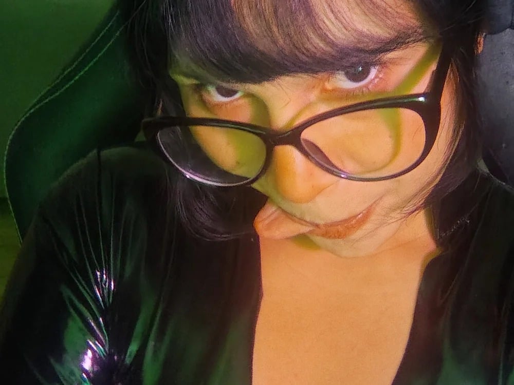 alien__show Chatroom