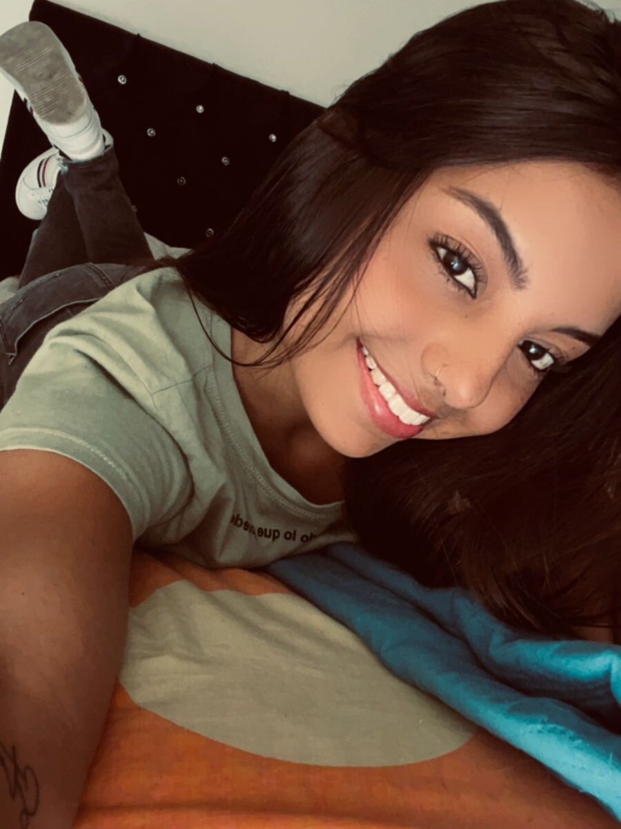 allyson_petite Chatroom