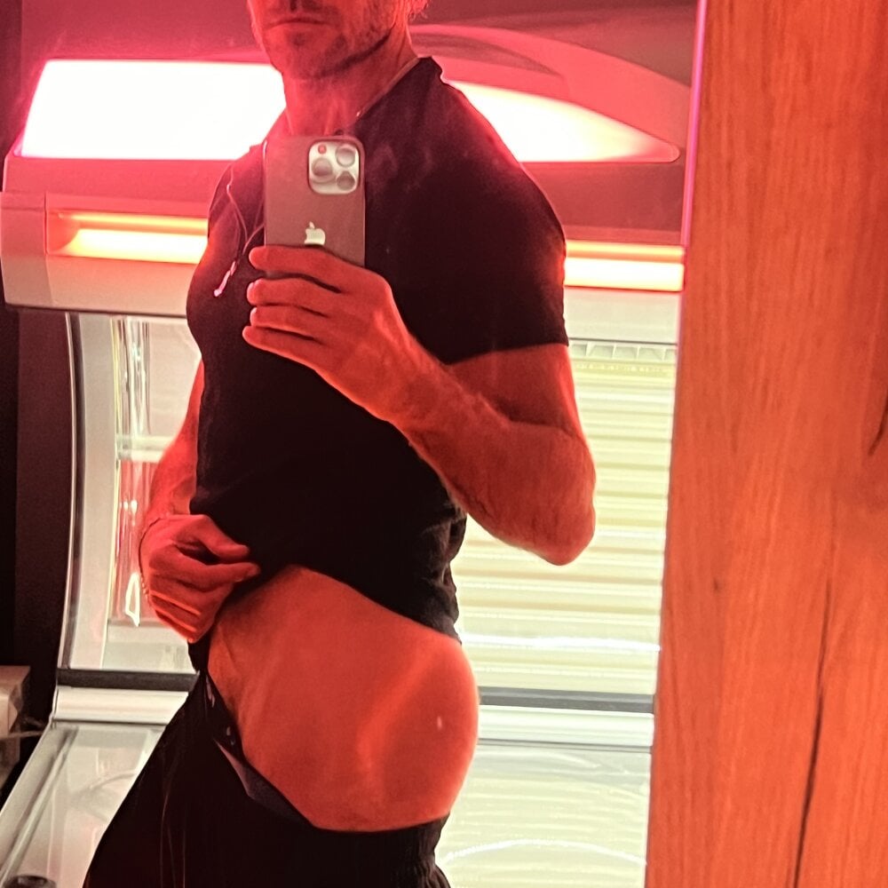 alpha-hunk Chatroom