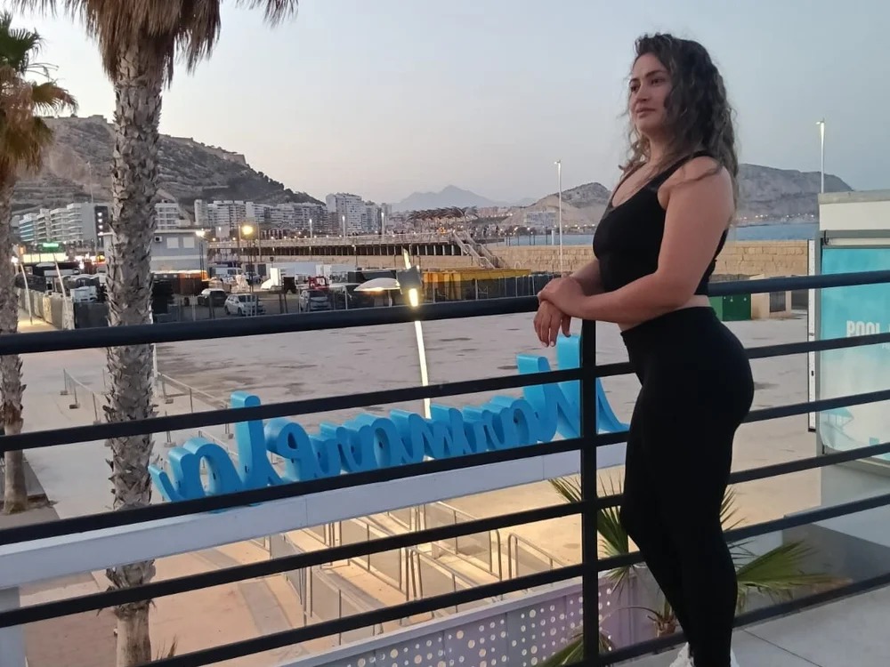 amara_11 Chatroom