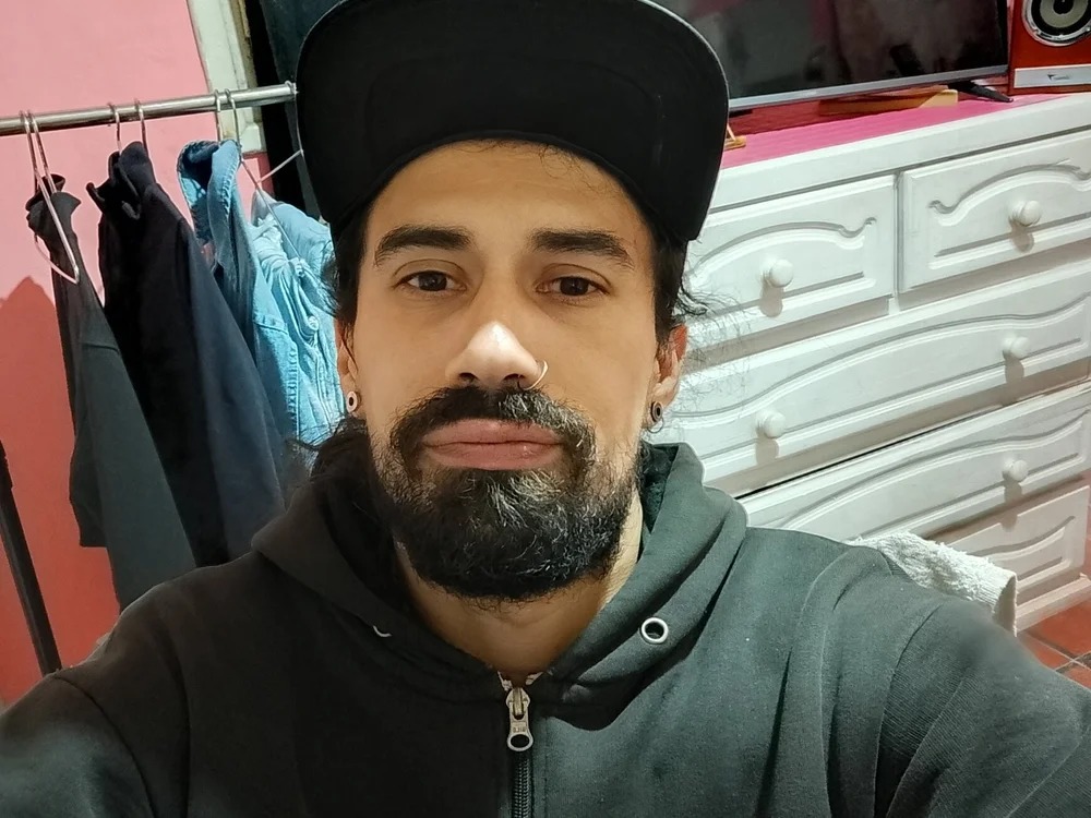 analwar Chatroom