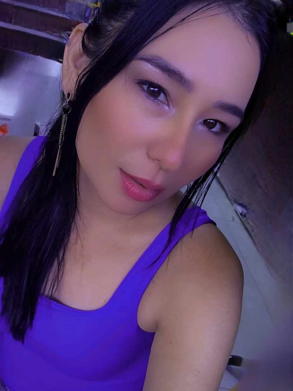 anna_maya77 Chatroom