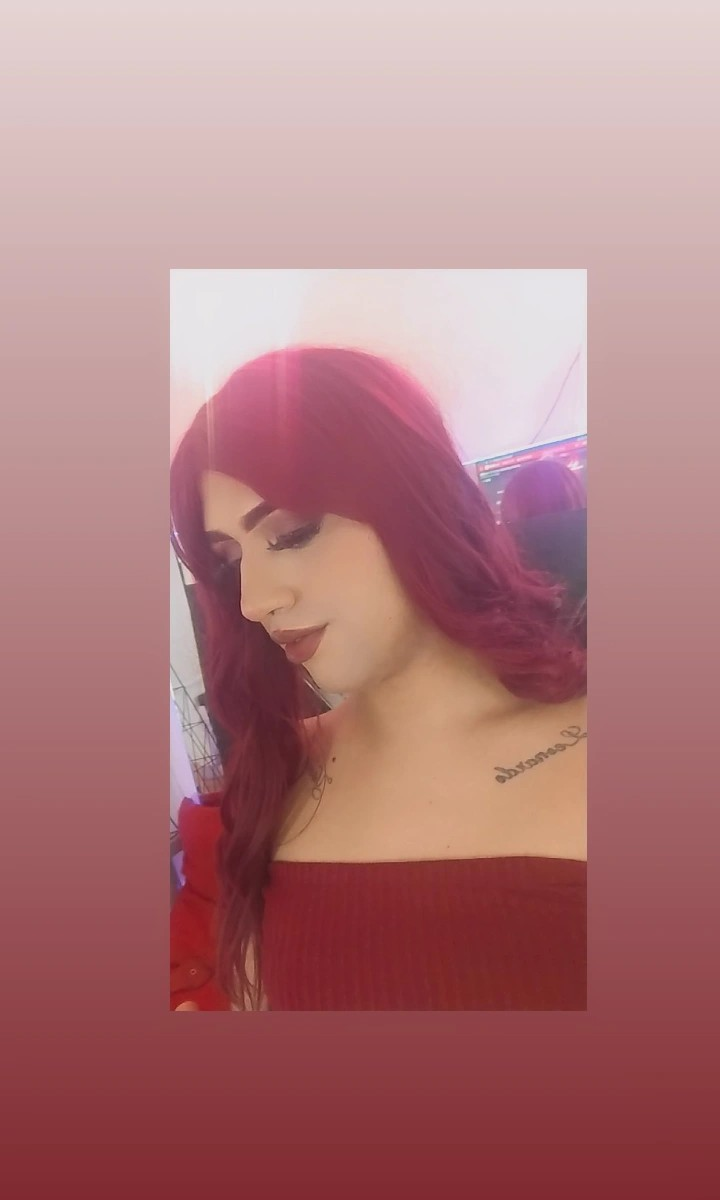 annahotdoll Chatroom