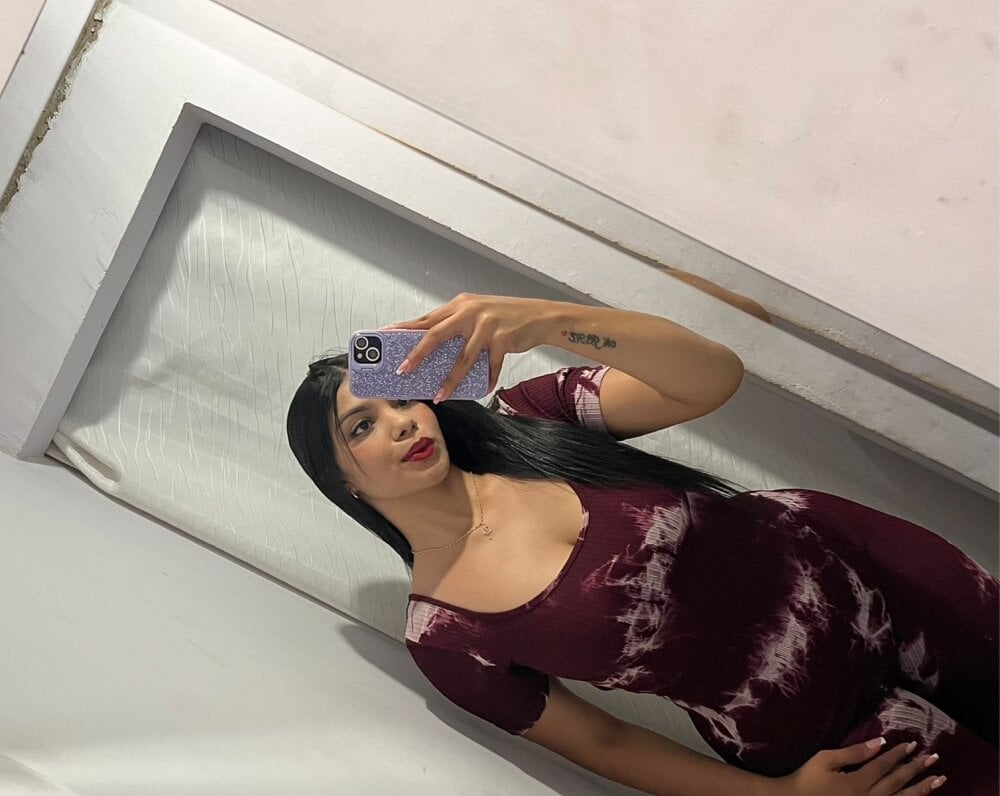 annie_bell__ Chatroom
