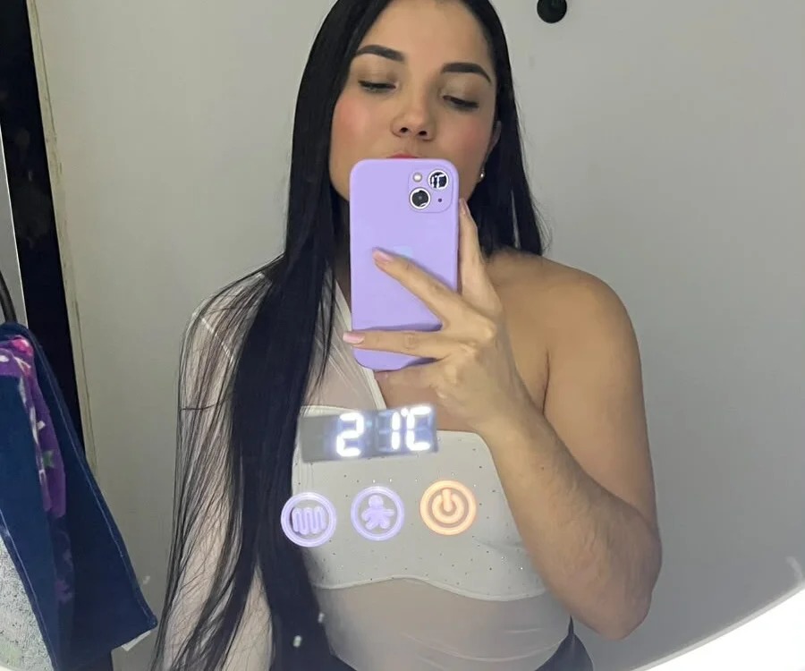 antonnella_tf Chatroom