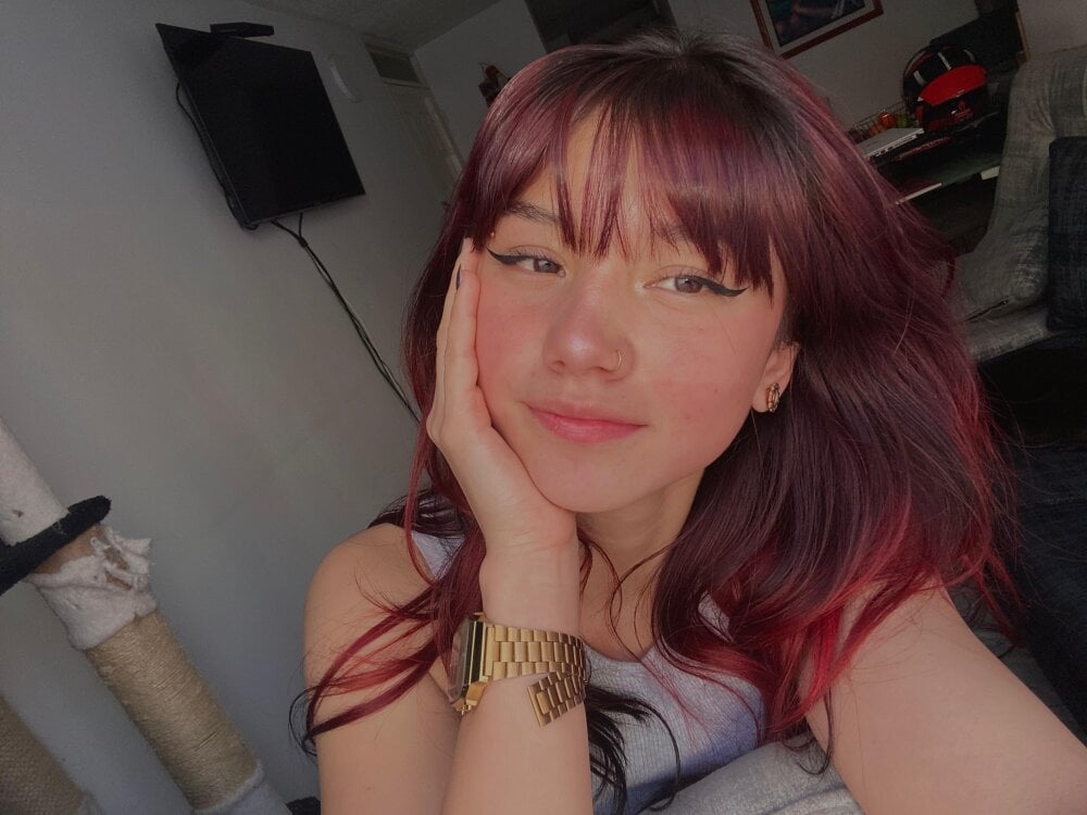 april_bennett Chatroom