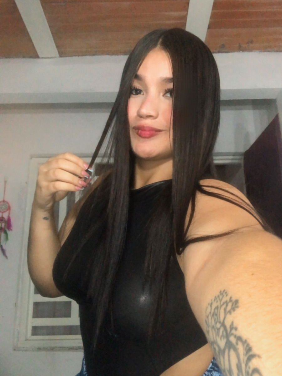 ariana_boobs_ Chatroom