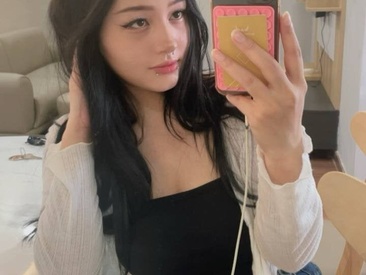 ashkisses