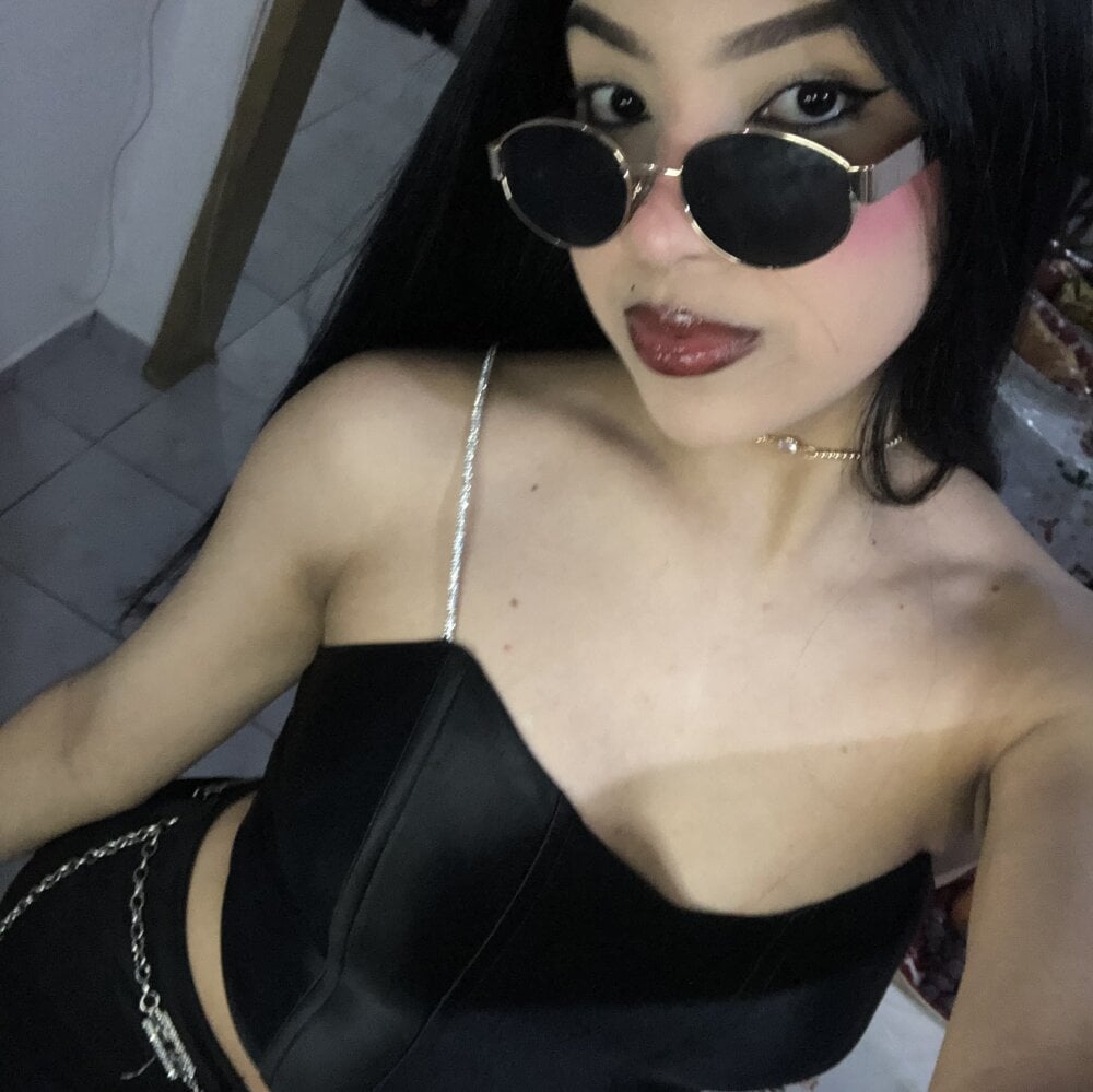 ashleyy20 Chatroom