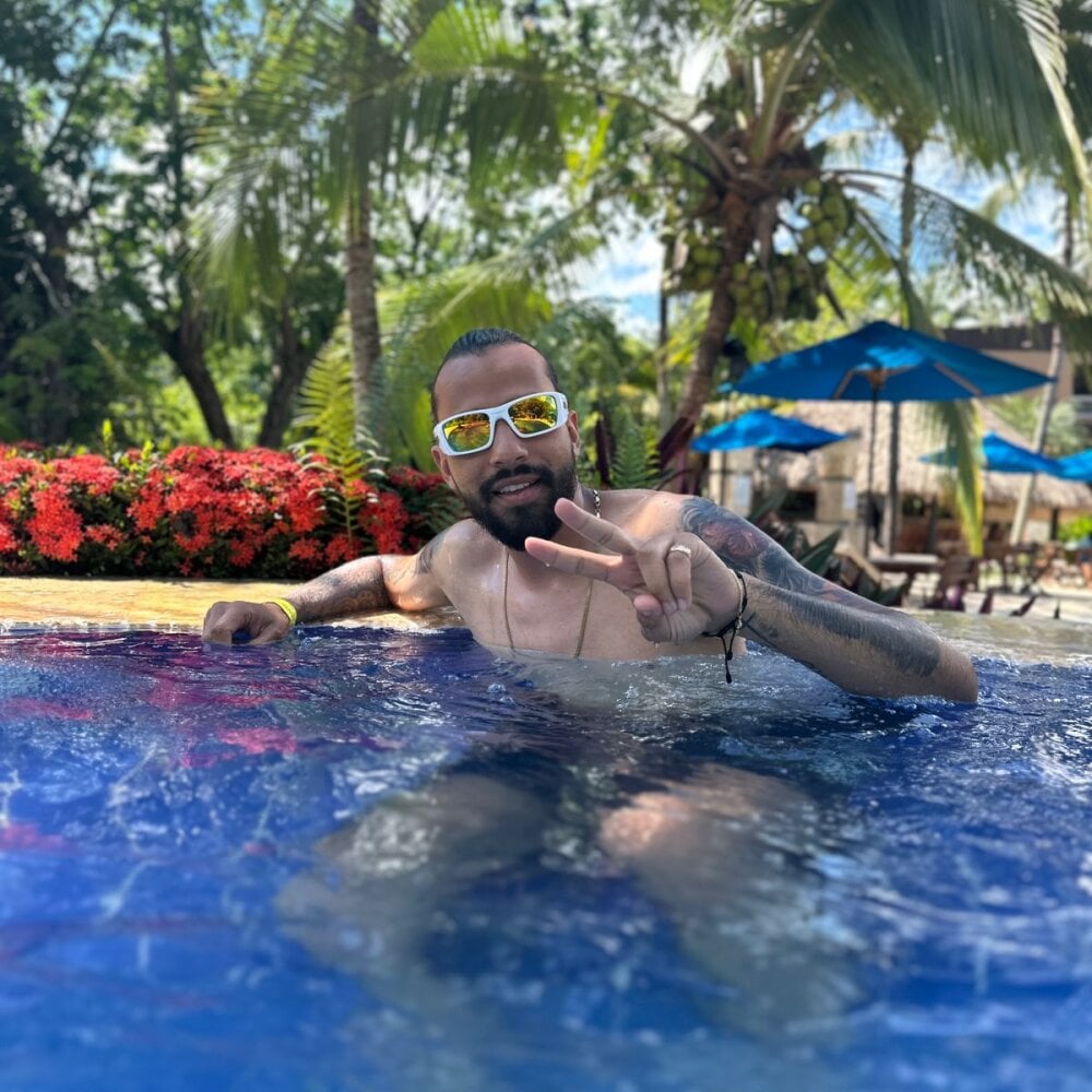 austin_Dark Chatroom