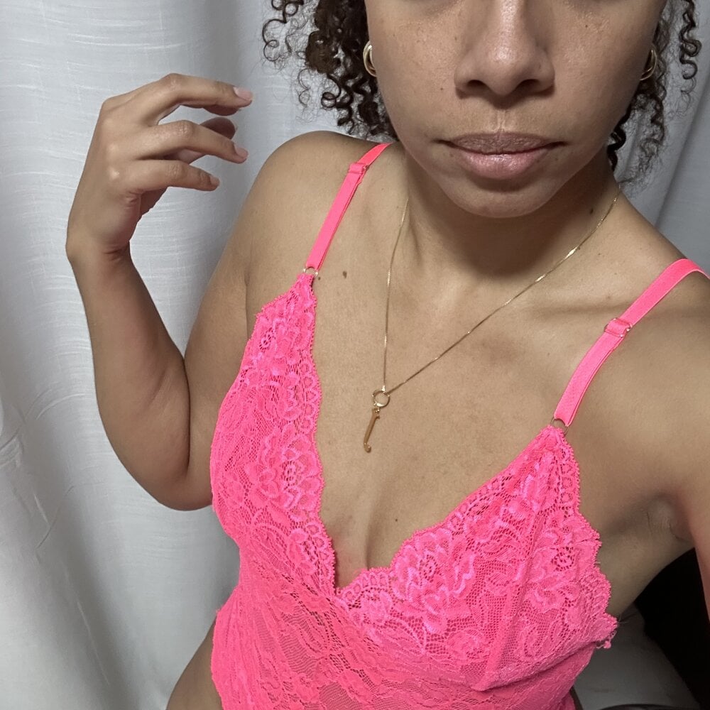 ayla-morena Chatroom