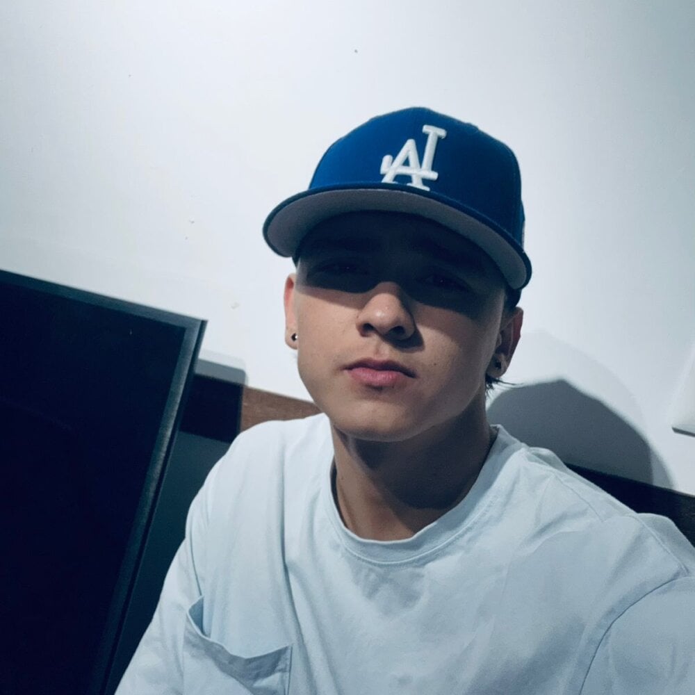 bad_boy_hot777 Chatroom
